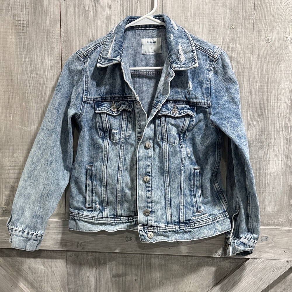 Old Navy women’s M light blue acid wash distressed denim jean jacket 6F2226